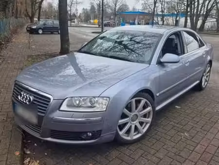 Audi A8 V8 3.7 260 quattro