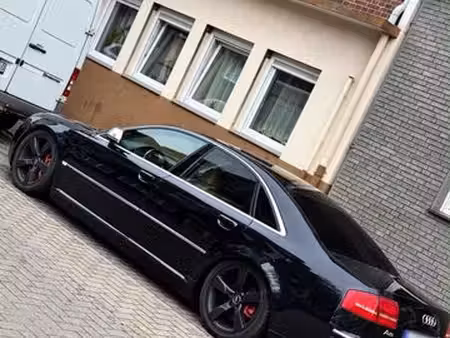 Audi A8 V8 4.2 340 quattro